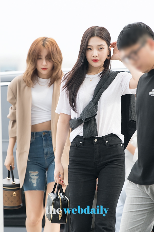 레드벨벳(RedVelvet) 조이, 인천국제공항 출국 현장