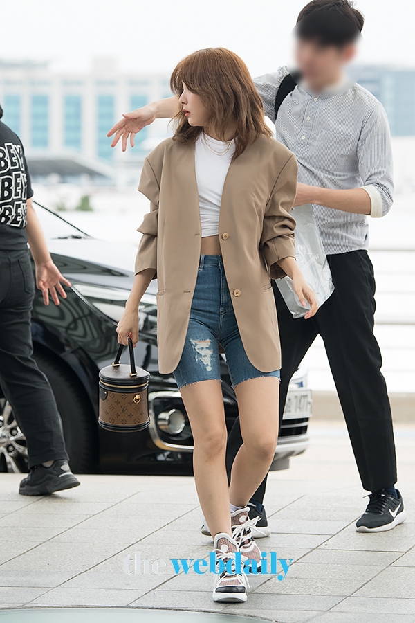 레드벨벳(RedVelvet) 슬기, 인천국제공항 출국 현장