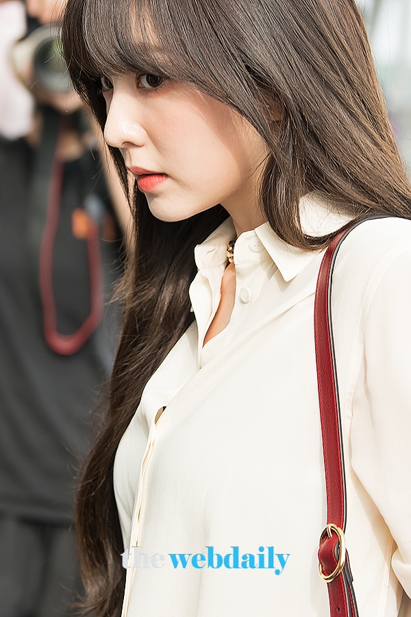 레드벨벳(RedVelvet) 아이린, 인천국제공항 출국 현장