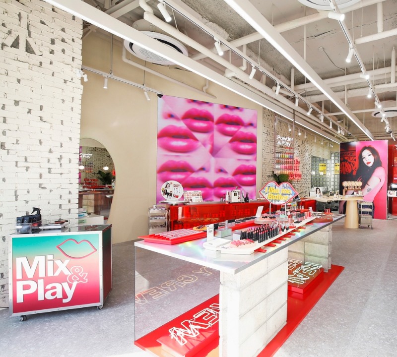 에스쁘아, 강남 쇼룸 매장 오픈