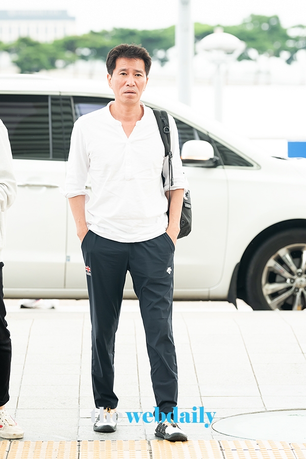 신정근, 인천국제공항 출국 현장