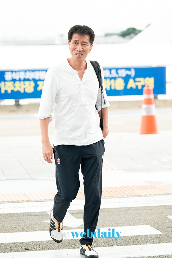 신정근, 인천국제공항 출국 현장
