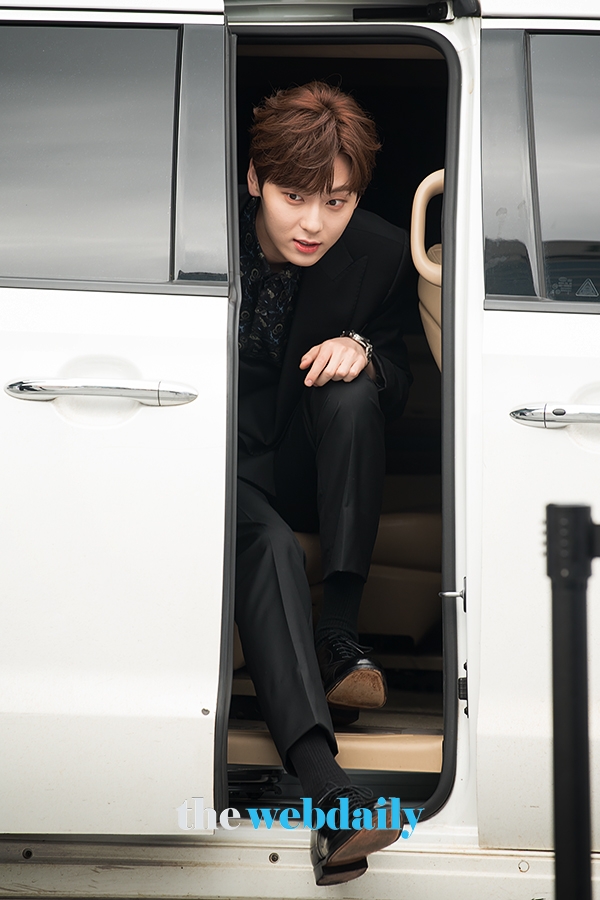 황민현, 오메가 포토월 행사 현장