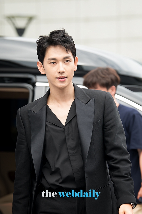 임시완, 오메가 포토월 행사 현장
