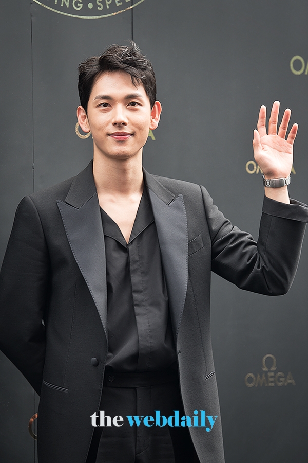 임시완, 오메가 포토월 행사 현장
