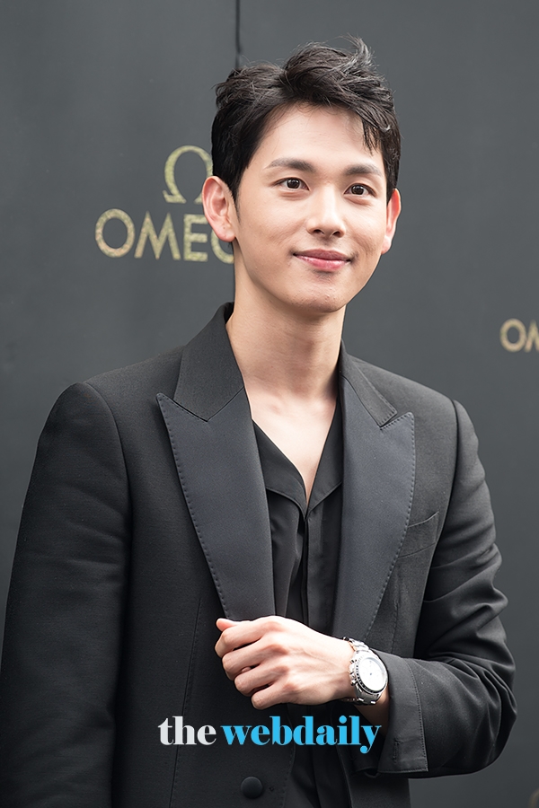 임시완, 오메가 포토월 행사 현장