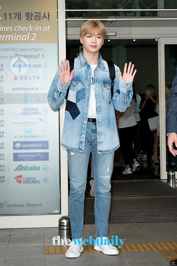 강다니엘, 인천국제공항 출국 현장