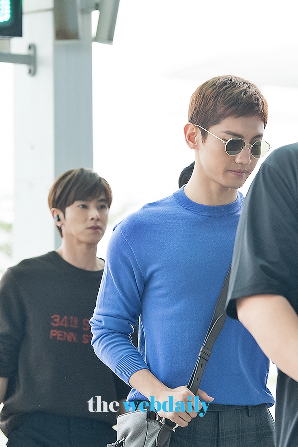 동방신기(TVXQ) 유노윤호-최강창민, 인천국제공항 출국 현장