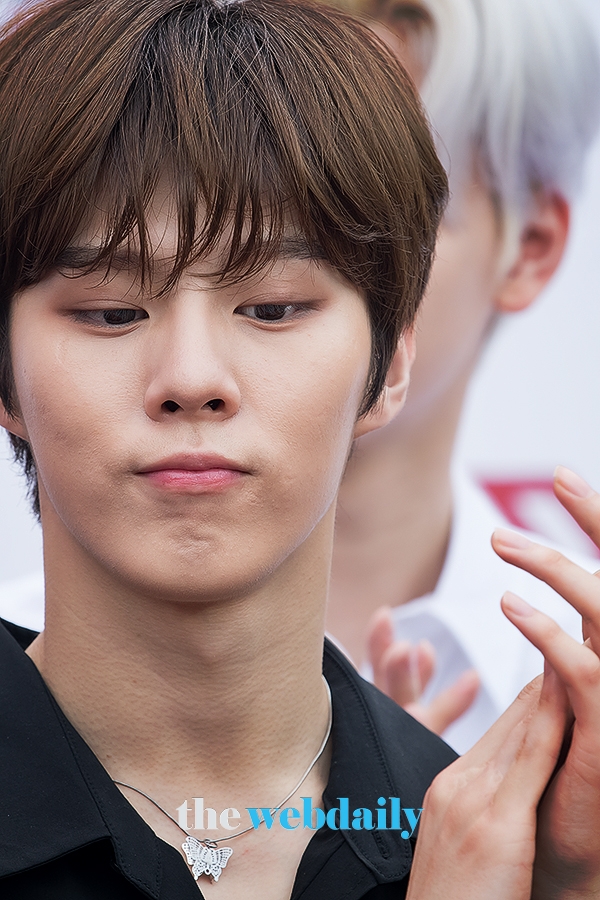 X1(엑스원) 김우석, KBS월드 '위 케이팝(WE K-POP)' 녹화 현장