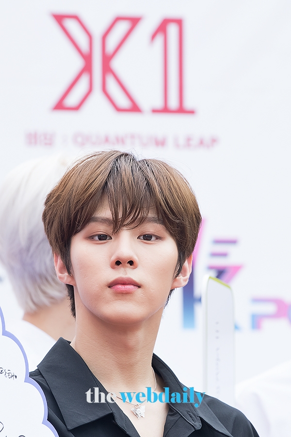 X1(엑스원) 김우석, KBS월드 '위 케이팝(WE K-POP)' 녹화 현장