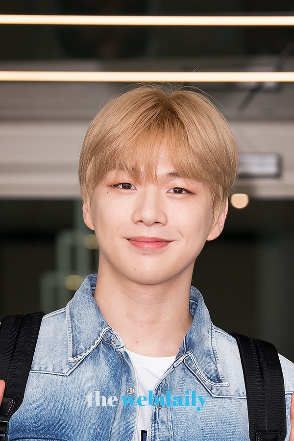 강다니엘, 인천국제공항 출국 현장