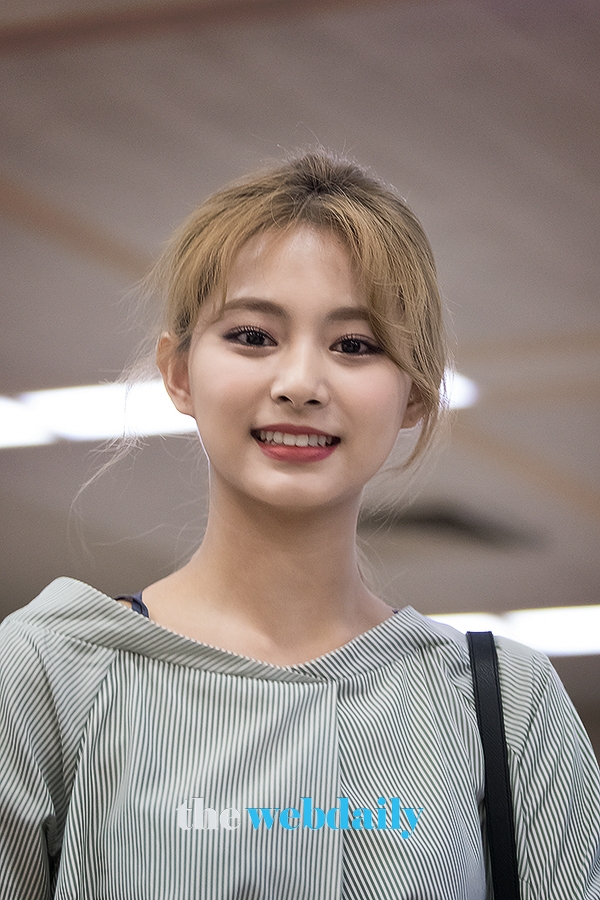 TWICE(트와이스) 쯔위, 김포국제공항 입국 현장