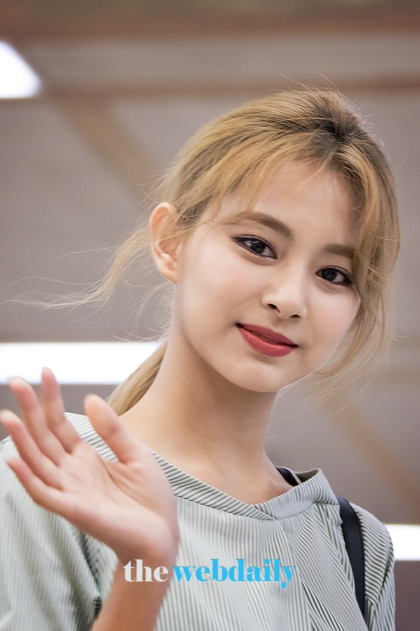 TWICE(트와이스) 쯔위, 김포국제공항 입국 현장