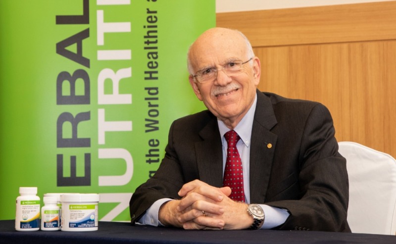 허벌라이프 뉴트리션 자문위원 루이스 이그나로 박사