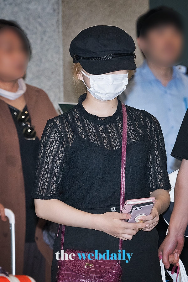 아이즈원(IZONE) 야부키나코, 인천국제공항 출국 현장