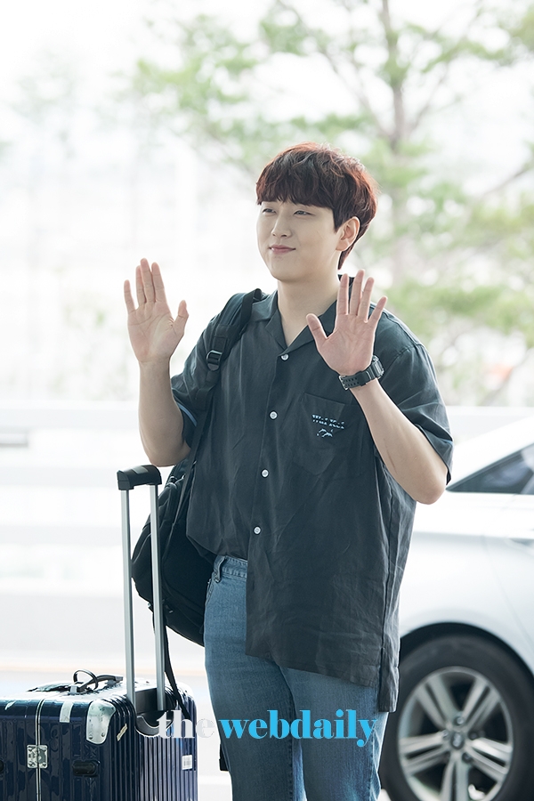 산들, 인천국제공항 출국 현장