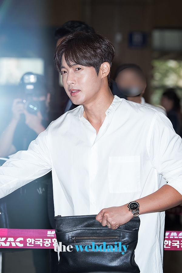 김현중, 김포국제공항 출국 현장