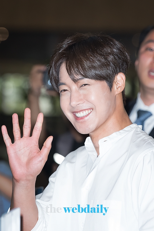 김현중, 김포국제공항 출국 현장
