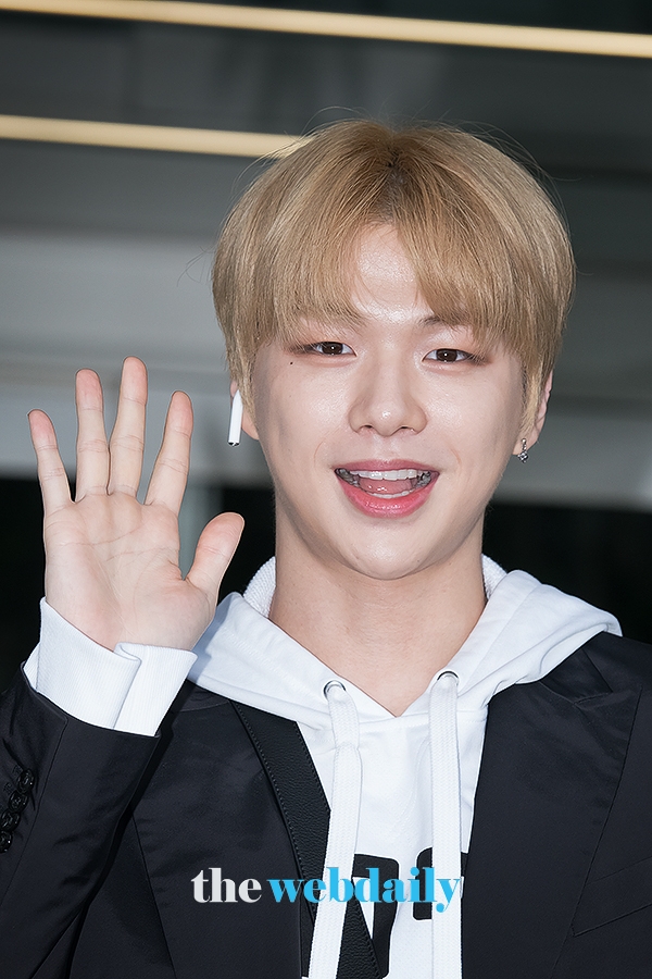 강다니엘, 인천국제공항 출국 현장