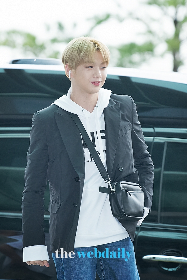 강다니엘, 인천국제공항 출국 현장