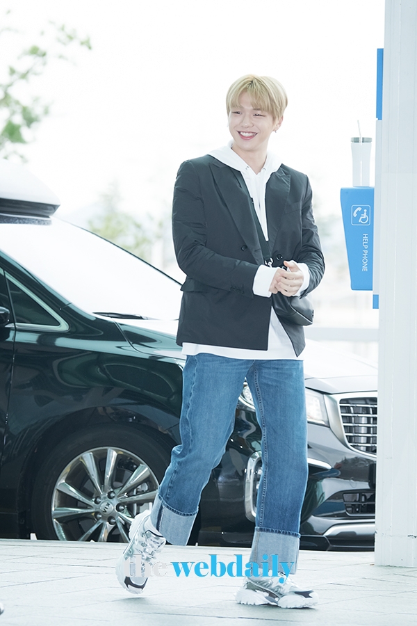 강다니엘, 인천국제공항 출국 현장