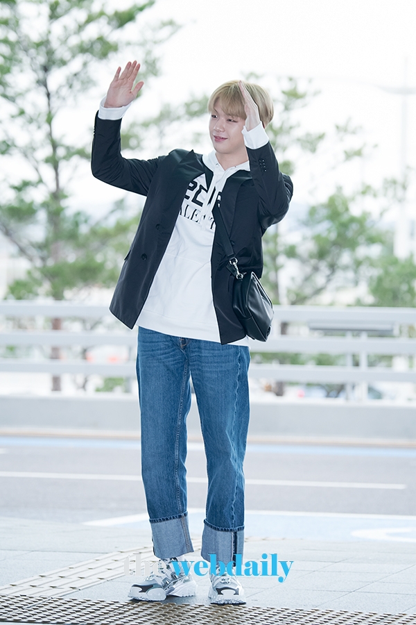 강다니엘, 인천국제공항 출국 현장