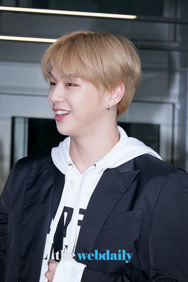 강다니엘, 인천국제공항 출국 현장