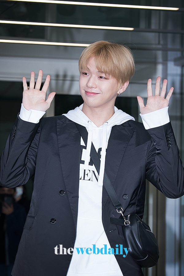 강다니엘, 인천국제공항 출국 현장