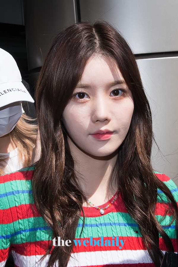아이즈원(IZONE) 권은비, 김포국제공항 입국 현장