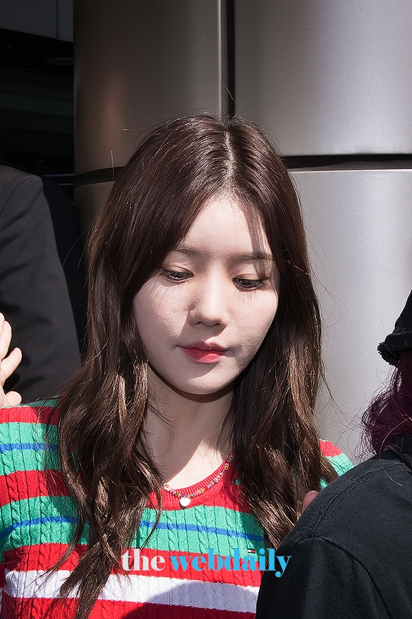 아이즈원(IZONE) 권은비, 김포국제공항 입국 현장