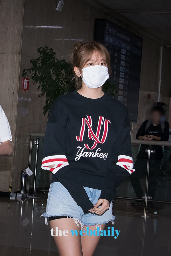 아이즈원(IZONE) 안유진, 김포국제공항 입국 현장