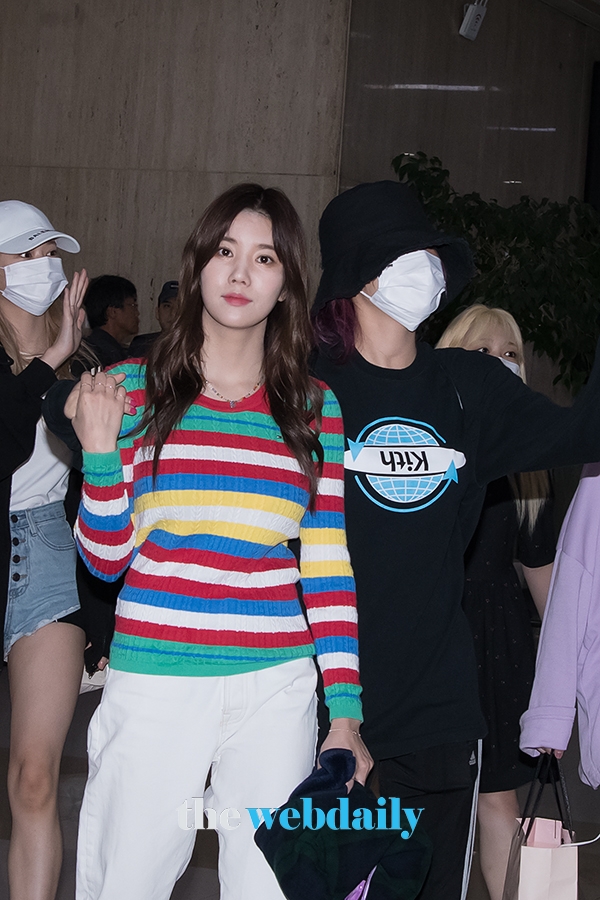 아이즈원(IZONE) 권은비, 김포국제공항 입국 현장