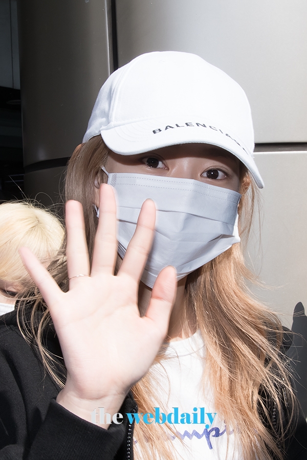 아이즈원(IZONE) 김민주, 김포국제공항 입국 현장