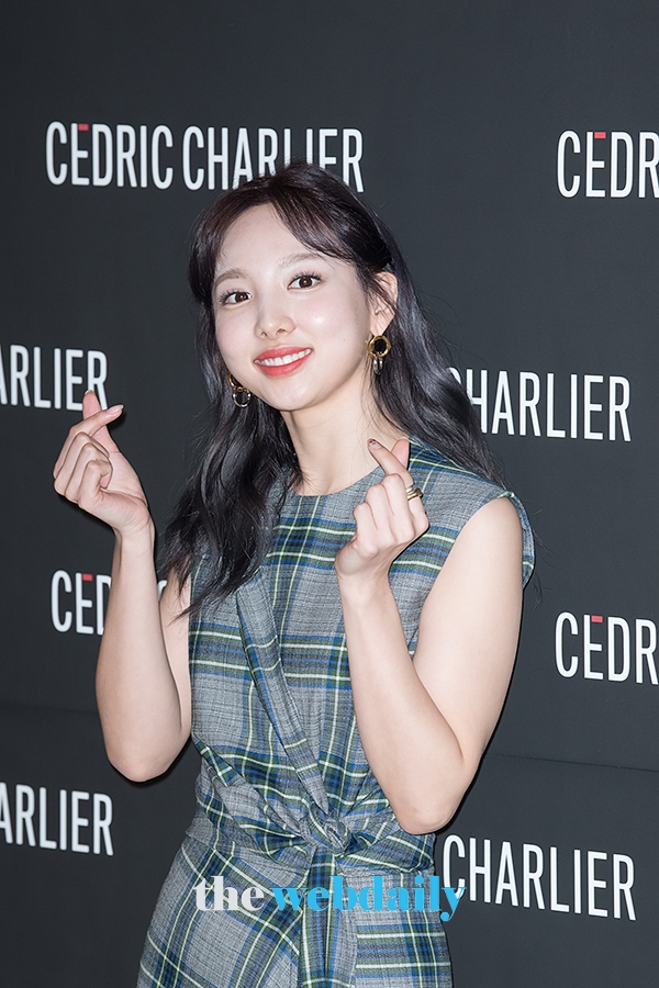 트와이스 나연, ‘세드릭 샬리에(Cedric Chalier)’ 포토월 행사 현장