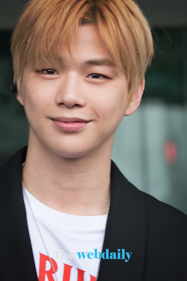 강다니엘, 인천국제공항 출국 현장