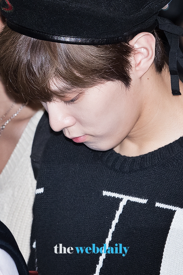 X1(엑스원) 김우석, 김포국제공항 출국 현장
