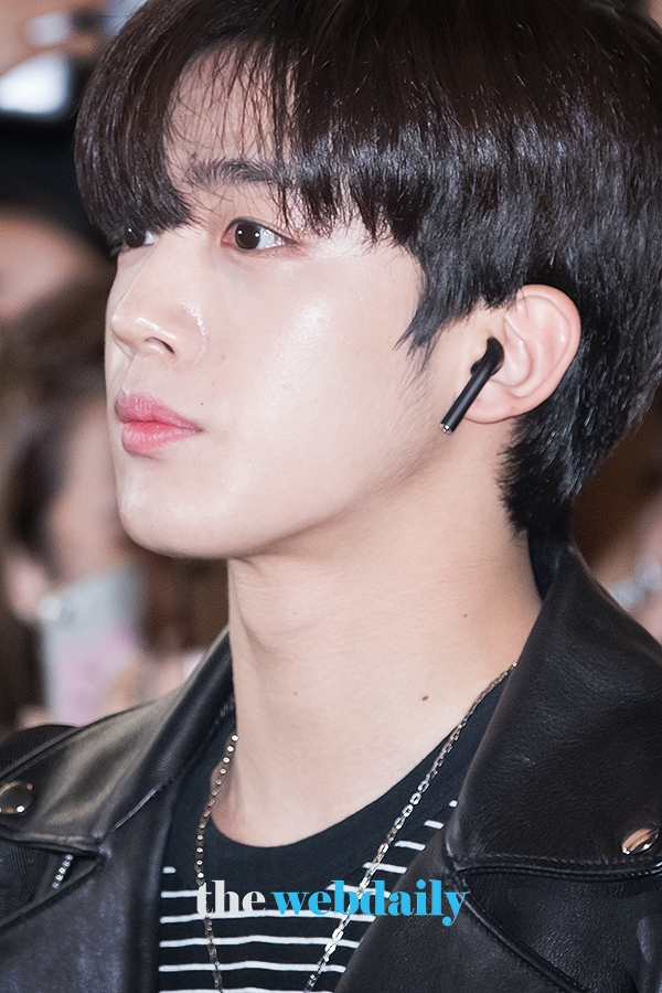 X1(엑스원) 김요한, 김포국제공항 출국 현장