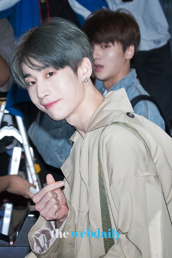 X1(엑스원) 한승우, 김포국제공항 출국 현장