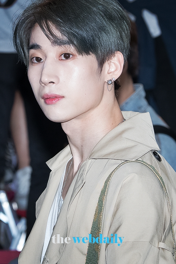 X1(엑스원) 한승우, 김포국제공항 출국 현장