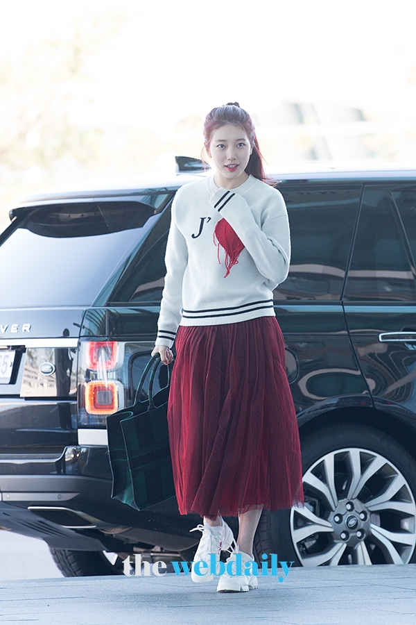 수지, 인천국제공항 출국 현장