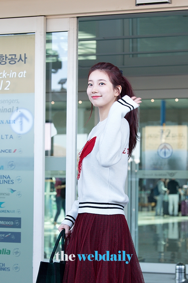 수지, 인천국제공항 출국 현장