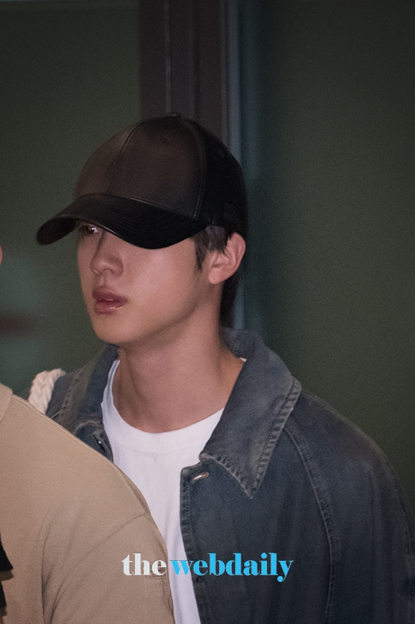 방탄소년단(BTS) 진, 인천국제공항 입국 현장