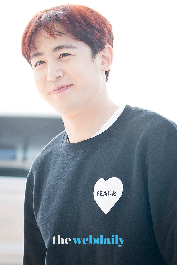 닉쿤, 인천국제공항 출국 현장