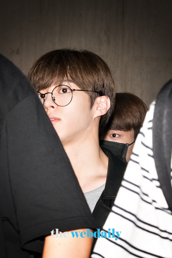 X1(엑스원) 김우석-차준호, 김포국제공항 입국 현장