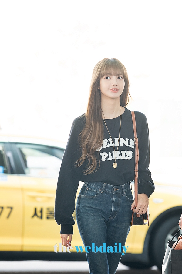 BLACKPINK(블랙핑크) 리사, 인천국제공항 출국 현장