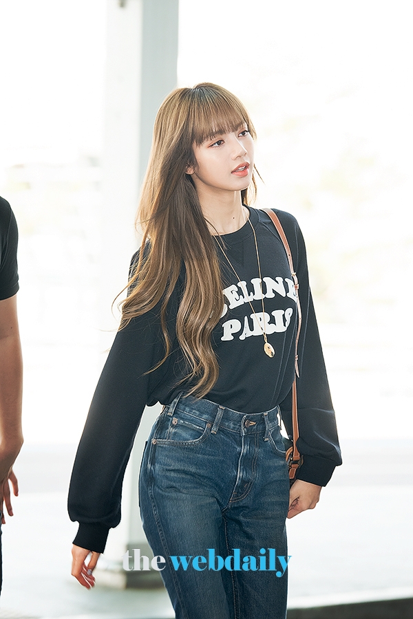 BLACKPINK(블랙핑크) 리사, 인천국제공항 출국 현장