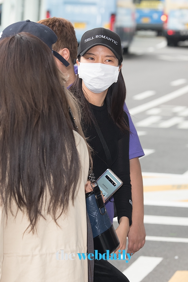 마마무(MAMAMOO) 솔라, 인천국제공항 출국 현장