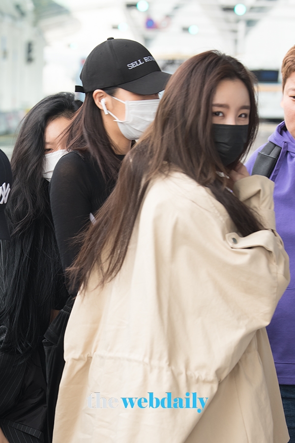 마마무(MAMAMOO) 휘인, 인천국제공항 출국 현장