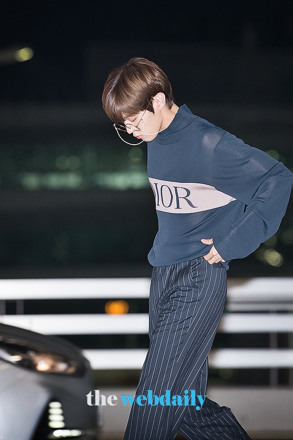 X1(엑스원) 김우석, 인천국제공항 출국 현장