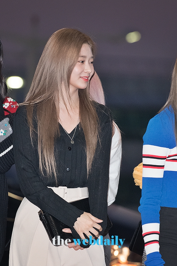 아이즈원(IZONE) 김민주, 인천국제공항 출국 현장